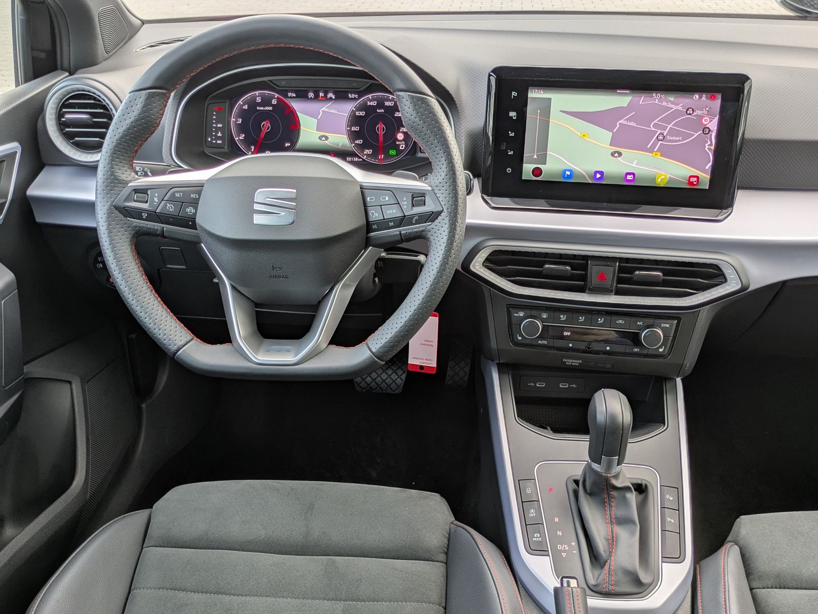 Fahrzeugabbildung SEAT Arona 1.5 TSI FR DSG AHK*ACC*LED*APP*DAB*KAMERA