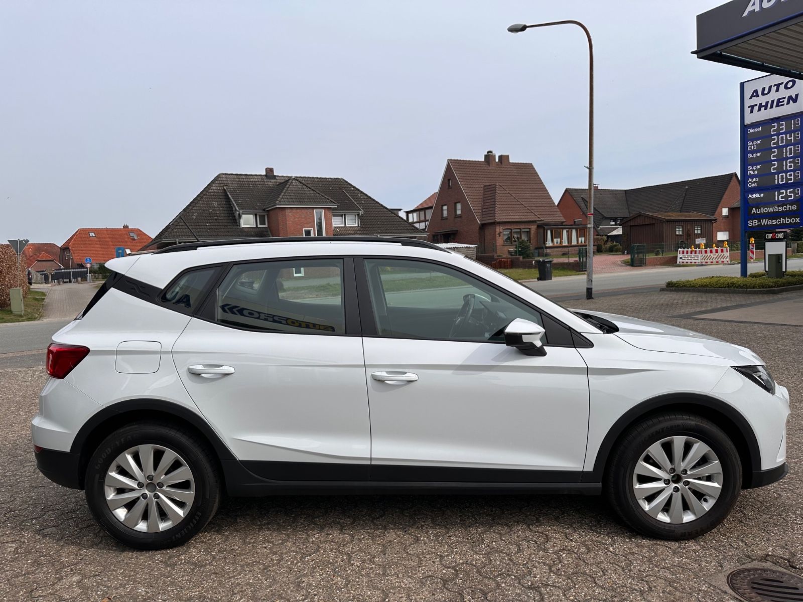 Fahrzeugabbildung SEAT Arona Style 1.0 TSI DSG LED/APP/PDC/GRA