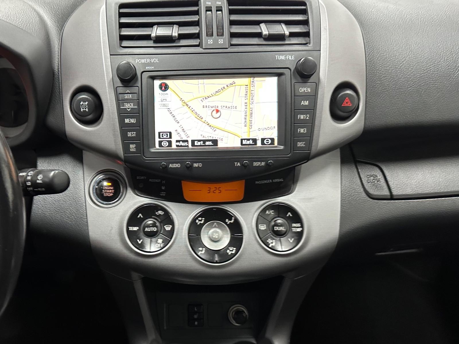 Toyota RAV4 Executive 2.2 D-CAT 177 ch 4x4 • Cuir • GPS • Caméra • Attelage