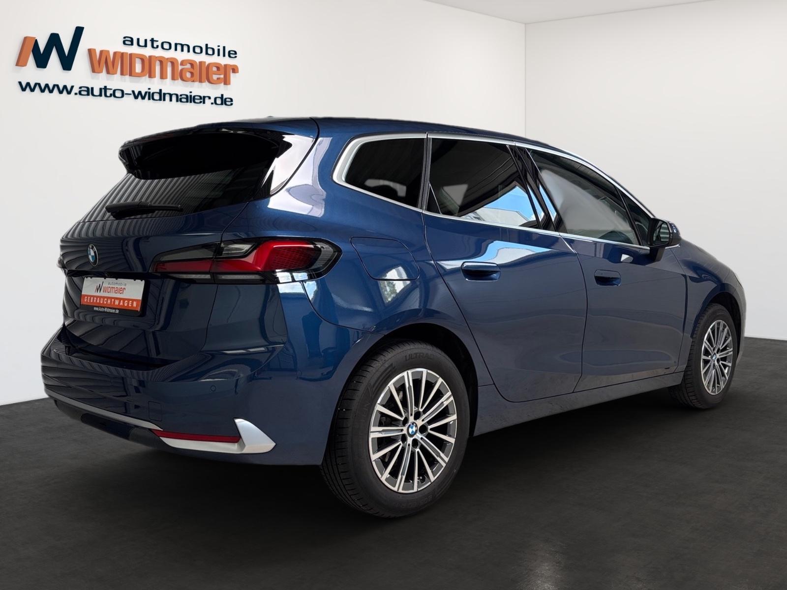 BMW 218i Active Tourer Luxury Line -- AHK/ ACC