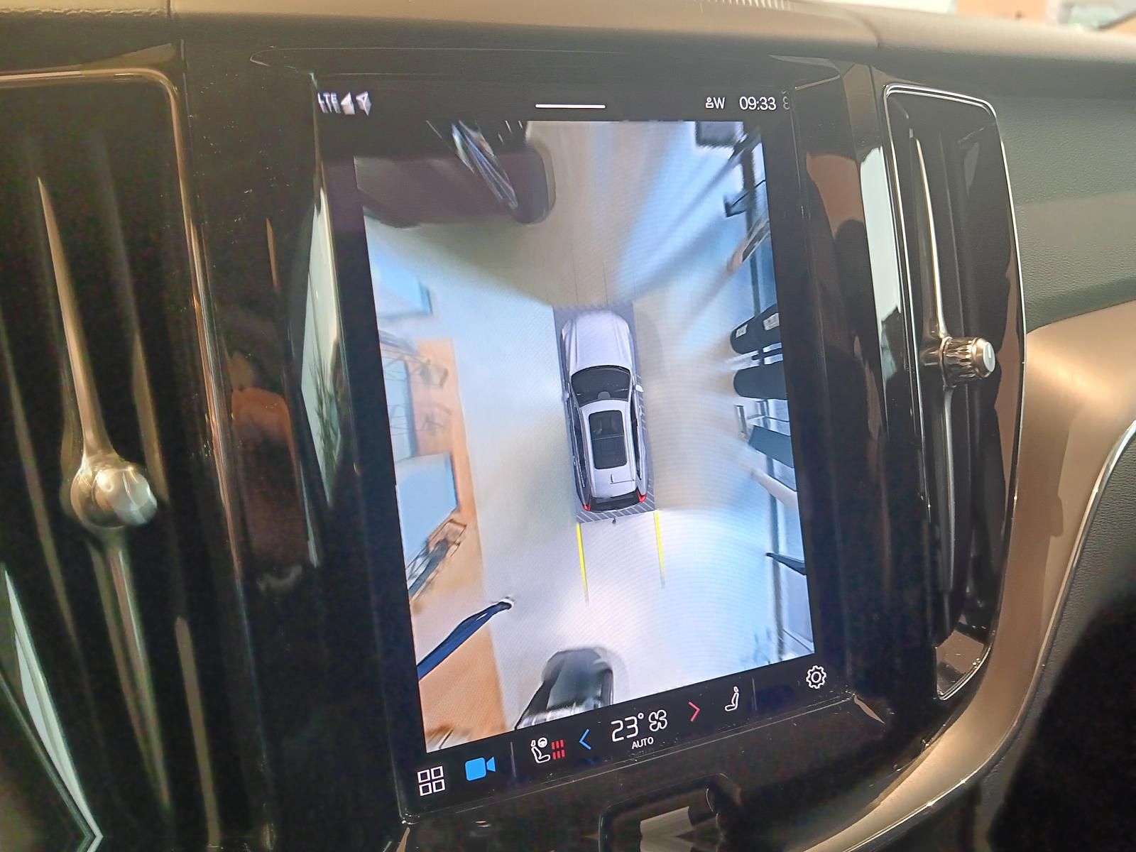 Fahrzeugabbildung Volvo XC60 T6 AWD Recharge Inscription