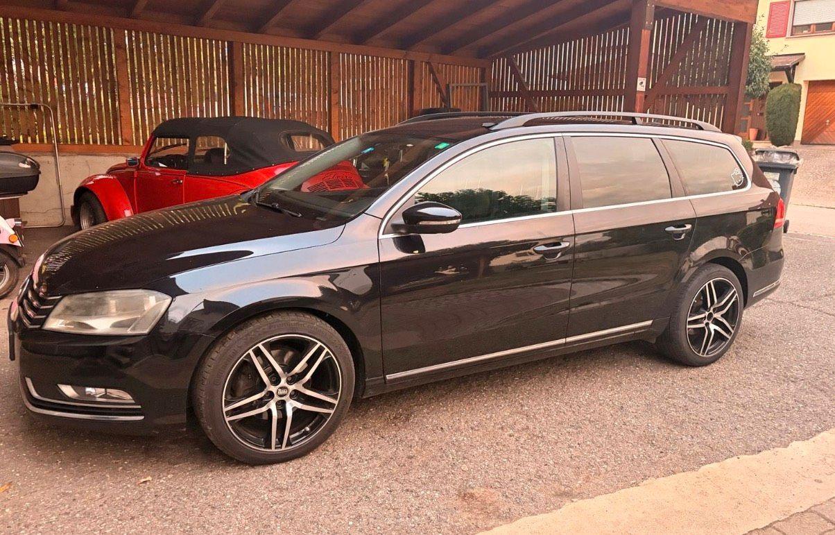 Volkswagen Passat 2011 — interior
