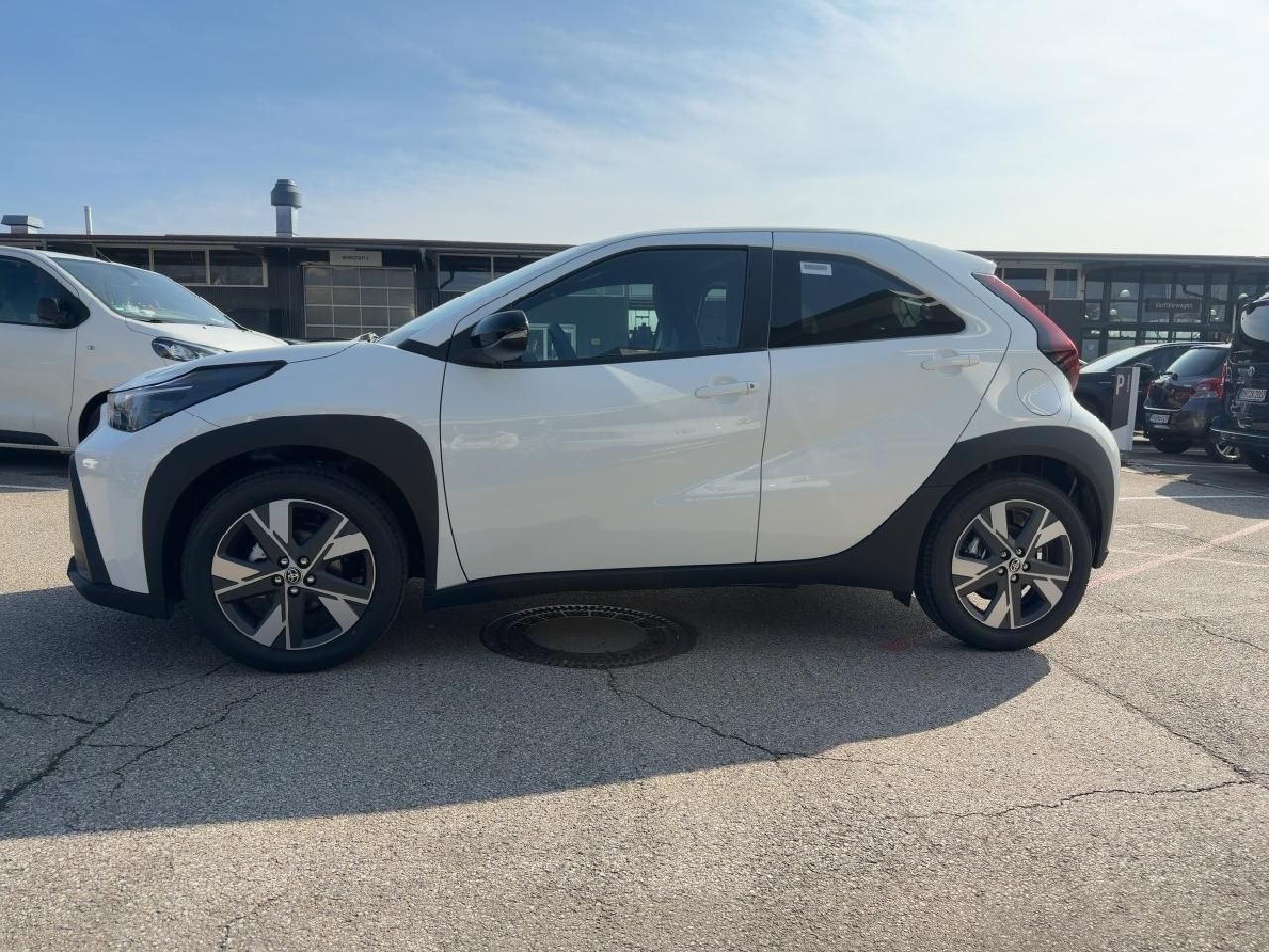 Fahrzeugabbildung Toyota Aygo X 1,5 Hybrid Active *SHZ *RCAM *CARPLAY*