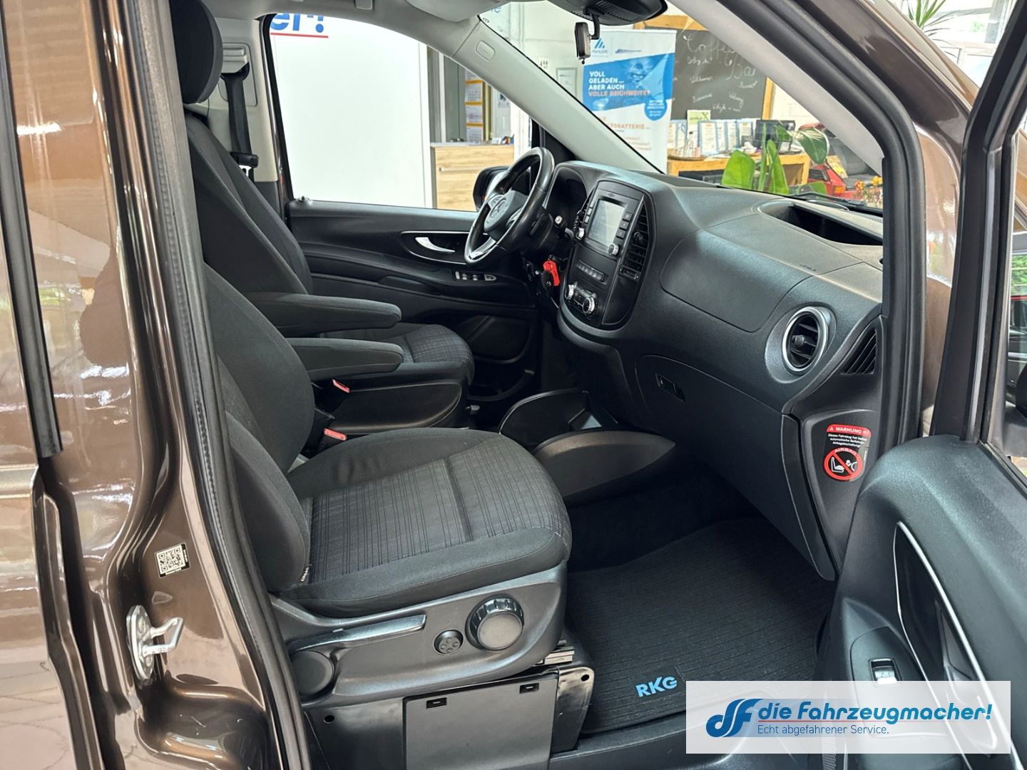 Fahrzeugabbildung Mercedes-Benz Vito Tourer 116 CDI BT kompakt BlueTEC *EXPORT