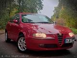 Alfa Romeo 147 1.6 L (105 PS) rot  3Türe... - Alfa Romeo 147 aus 2002
