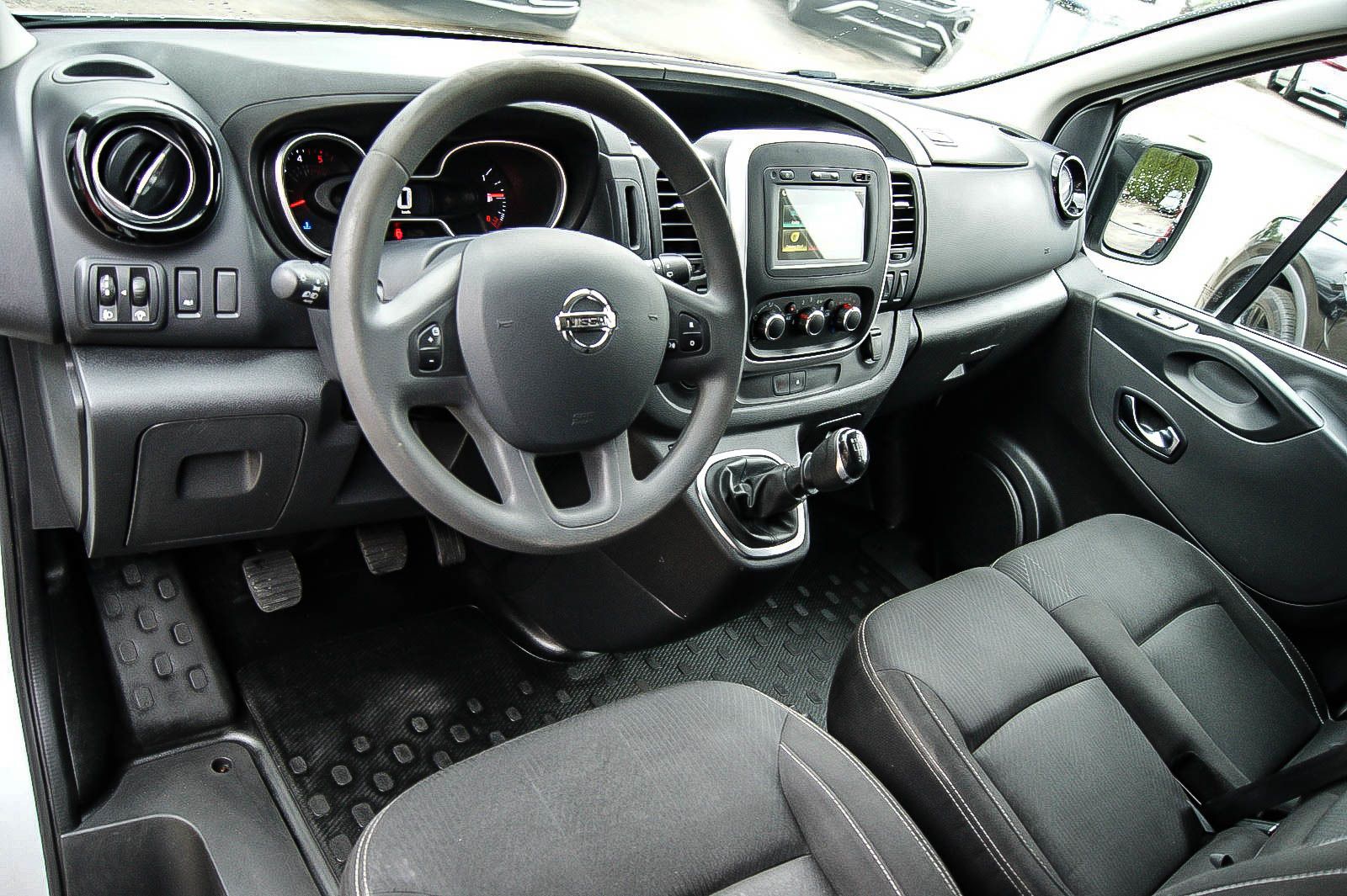 Fahrzeugabbildung Nissan NV300 MIXTO Family L2H1 NAVI KAMERA 6-Sitze