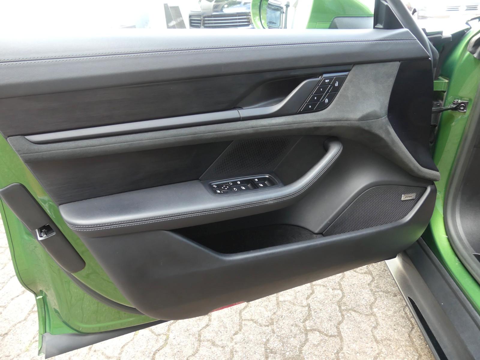 PORSCHE TAYCAN SPORT TURISMO GTS 598ch - 4X4 - TOIT PANORAMIQUE - SONORISATION BOSE - JANTES 21 POUCES - SIÈGES CHAUFFANTS