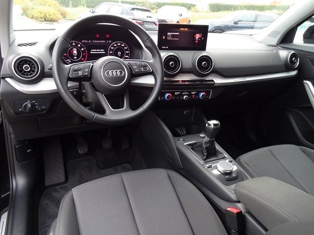 Q2 30 TFSI advanced - LED / Navi