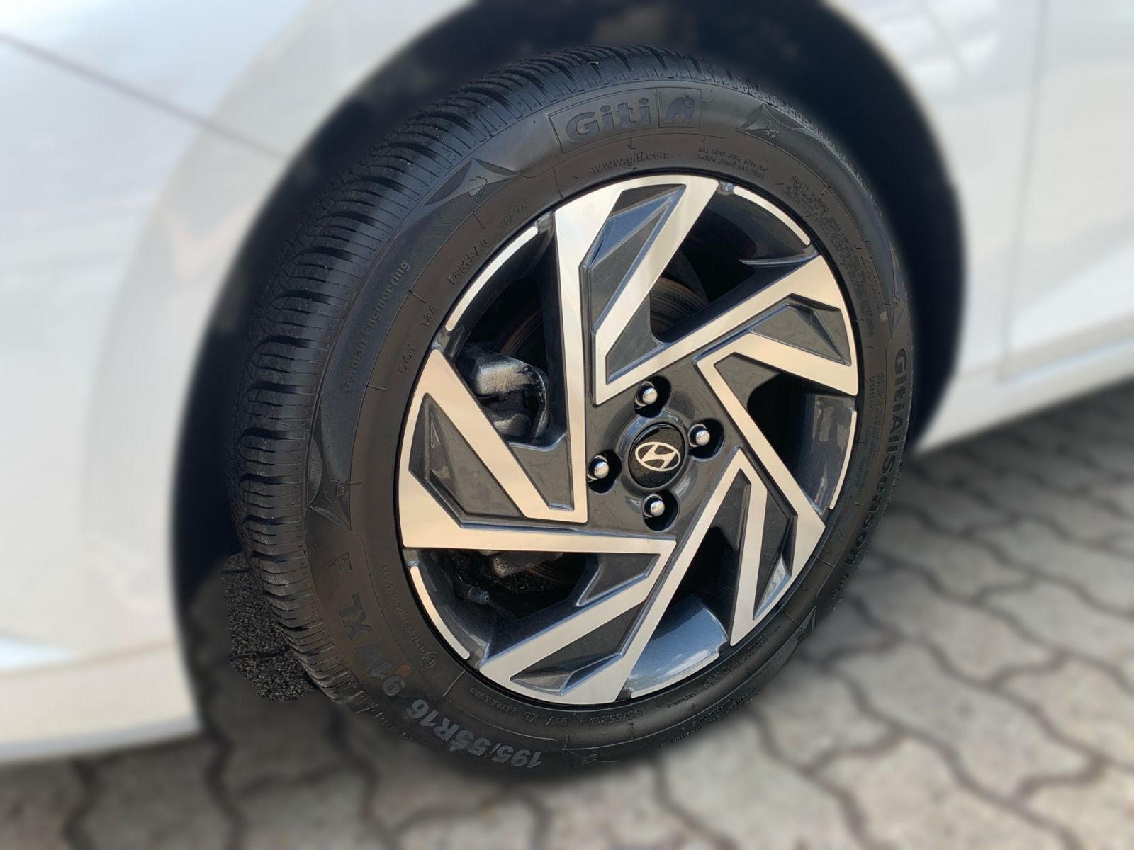 Fahrzeugabbildung Hyundai i20 1.0 T-GDI 7-DCT Trend Navi