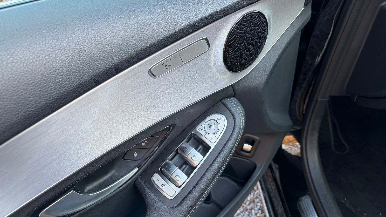 Fahrzeugabbildung Mercedes-Benz Limousine  Buisiness Pkus