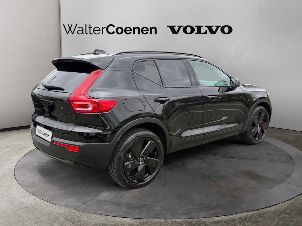 VOLVO XC40 B3 B DKG Ultra Black Edition RFK NAVi Winte VOLVO XC40 B3 B DKG Ultra Black Edition RFK NAVi Winte