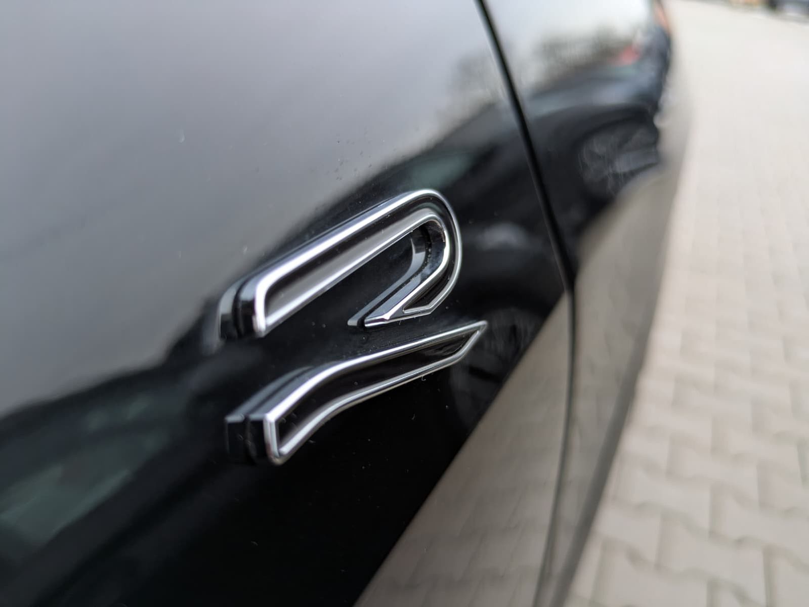 Fahrzeugabbildung Volkswagen Tayron 2.0 TDI 4M R-Line BLACK*7S*IQ-L.*PANO*HUD