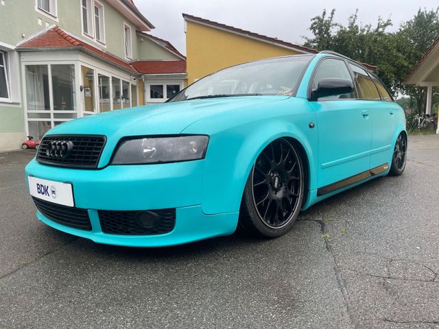 Audi A4 1.8 T Air Ride 19'' RS4 Ausstatung