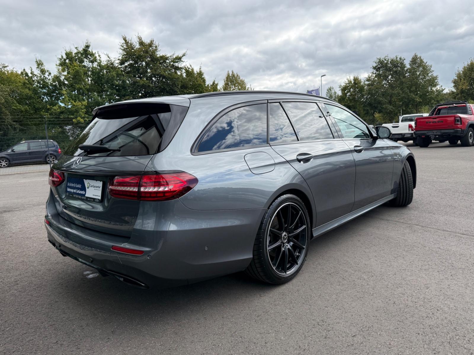 Mercedes-Benz E 220 T Night Edition AMG*ACC*LED*NAVI*CAM*PDC*