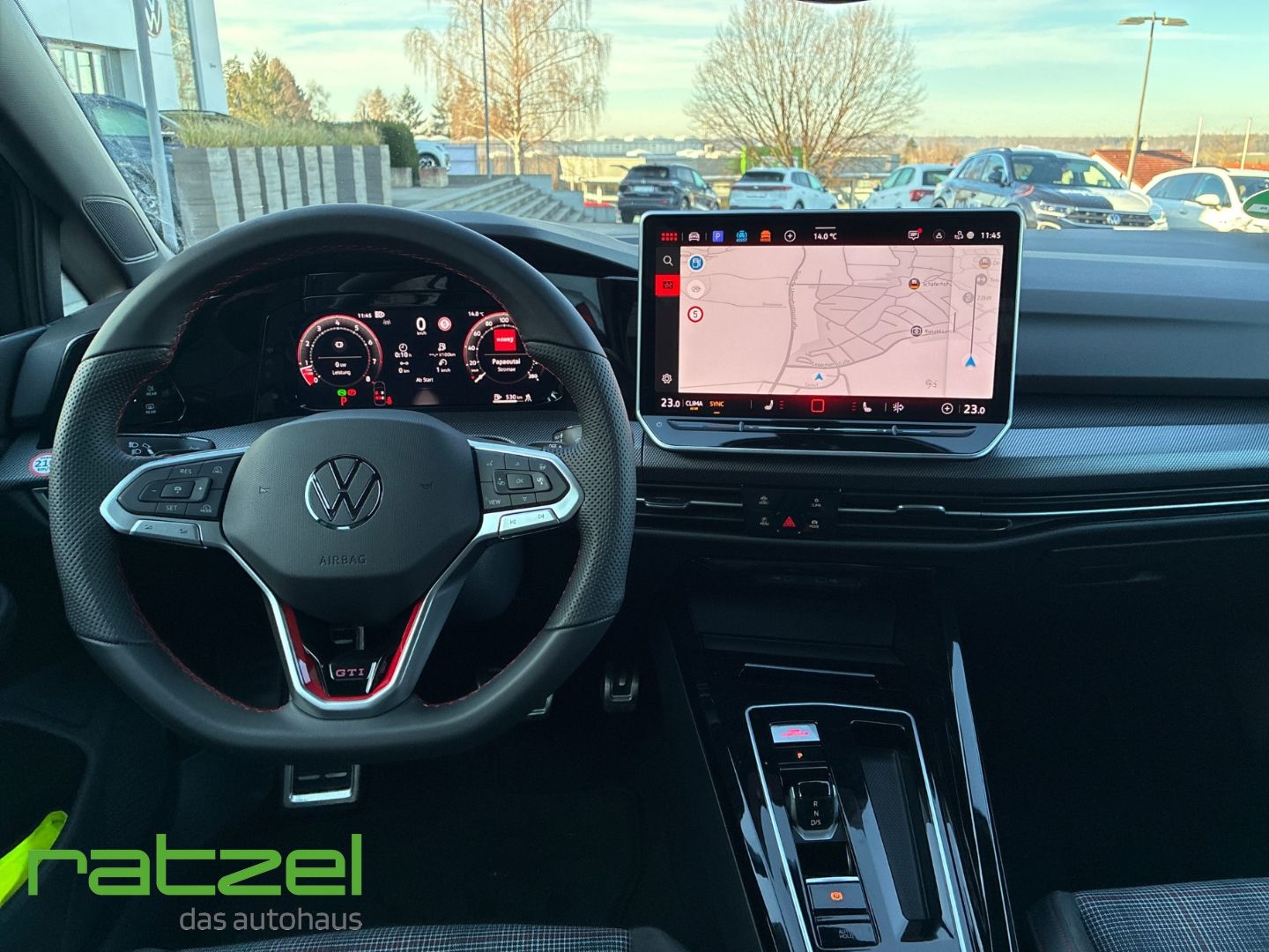 Fahrzeugabbildung Volkswagen Golf GTI Business Paket+Black Style+IQ.Light+AHK