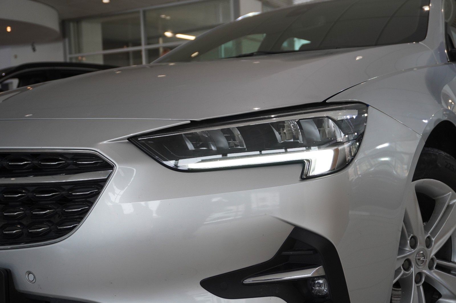 Fahrzeugabbildung Opel Insignia B ST 2.0D BUSINESS NAVI/LED/VIRT/SH/AHK