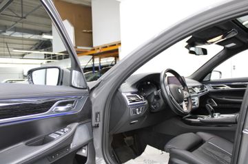 BMW 740 - 5