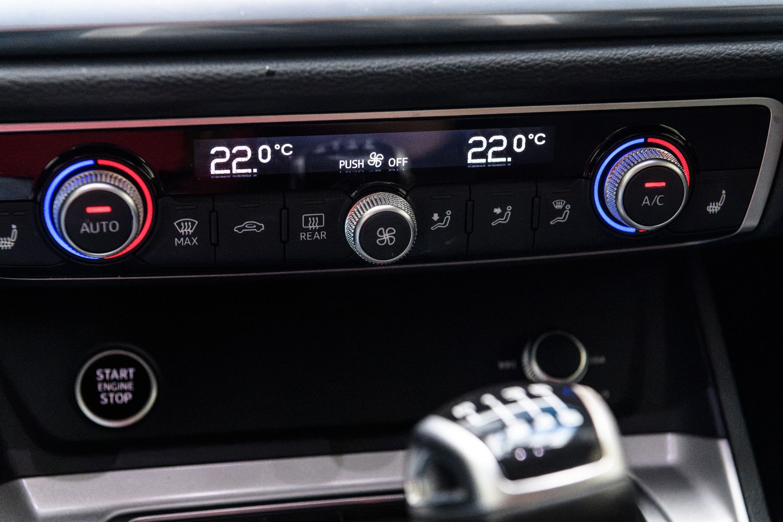 Fahrzeugabbildung Audi Q3 35 TFSI advanced +LED +KAMERA +NAVI +AHK