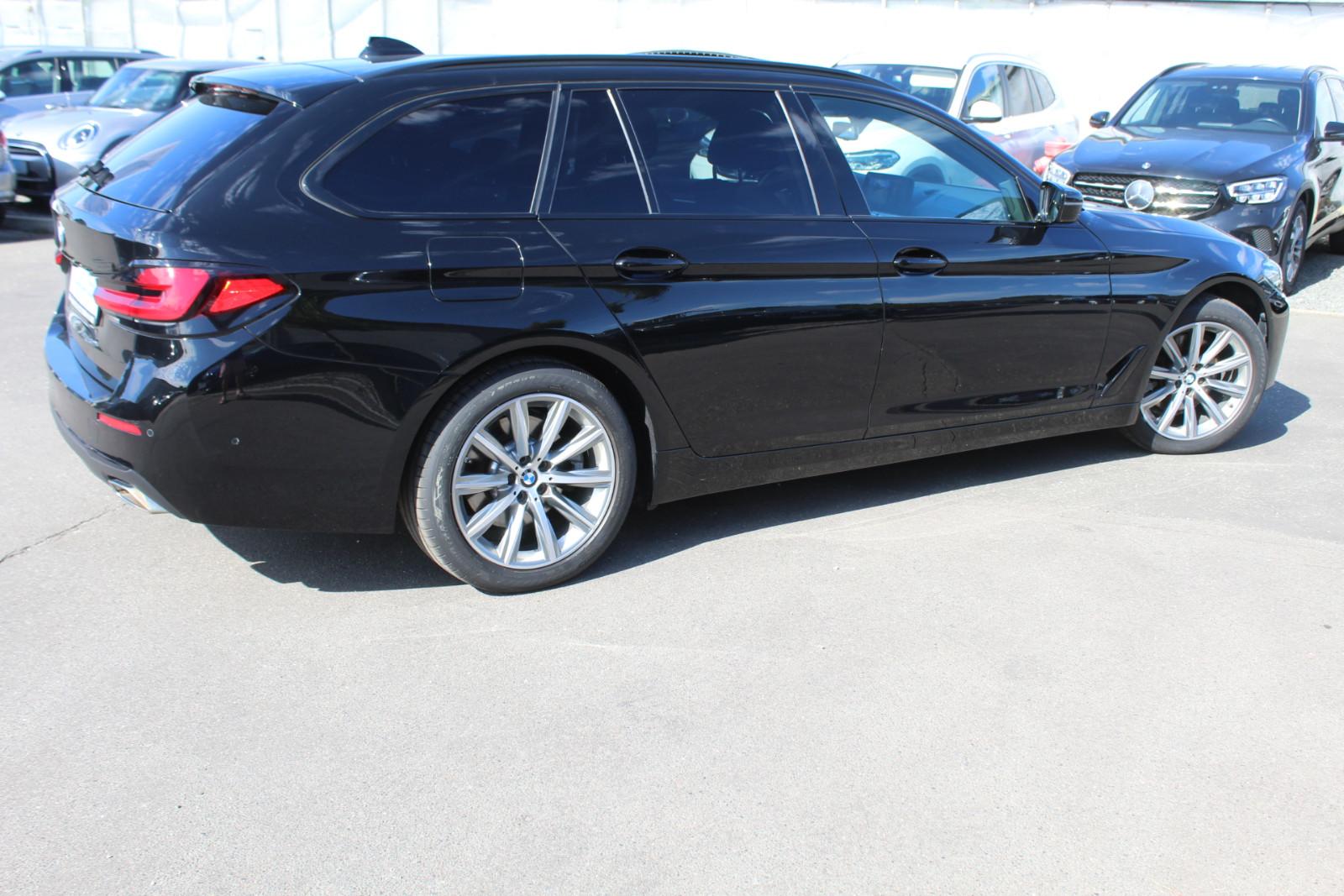 BMW 520d xDrive Tour. +Panoramad.+Stop&Go+AHK+Hifi+