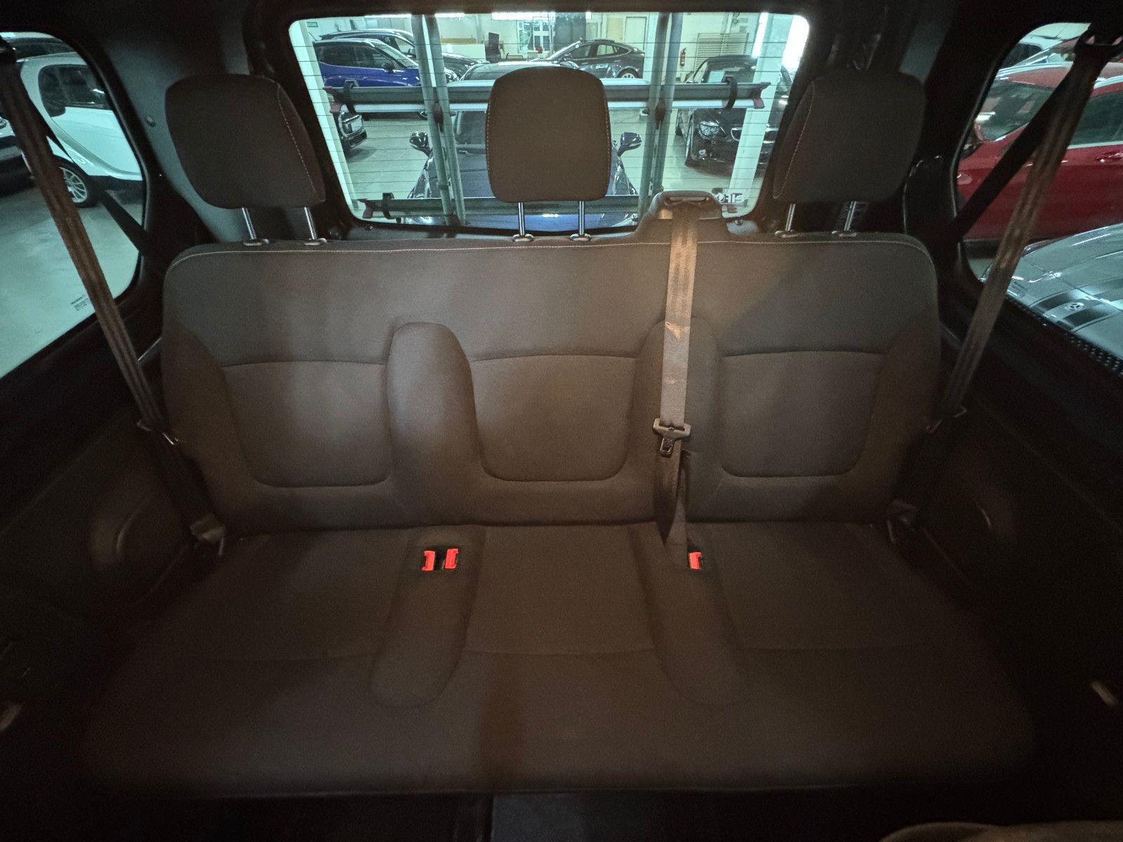 Fahrzeugabbildung Renault Trafic 1.6 DCI EXPRESSION 9-SITZER CAMPER STHDHZ