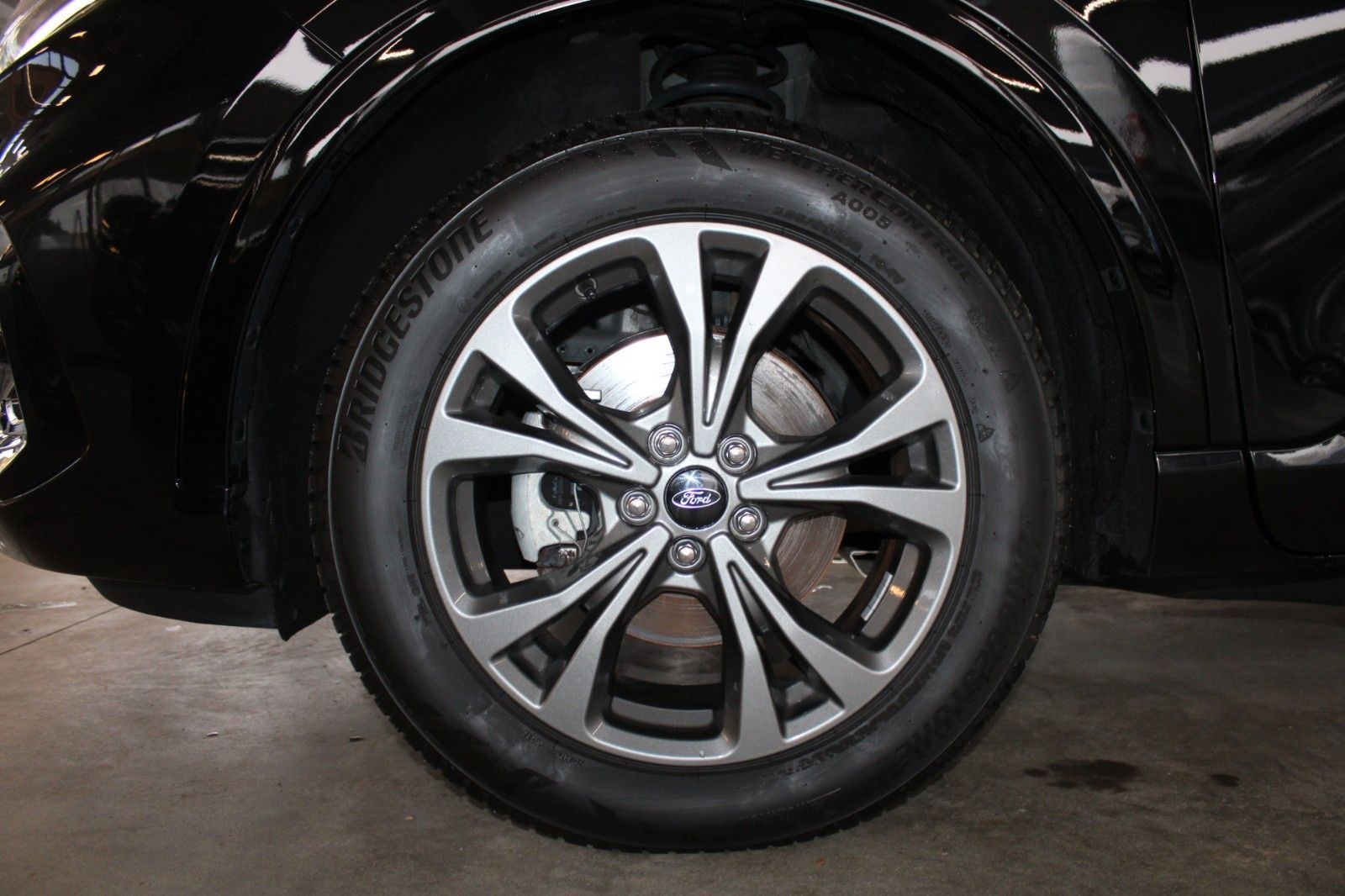 Fahrzeugabbildung Ford Kuga 2.5 PHEV ST-Line Aut. NAVI CAM WinterPaket