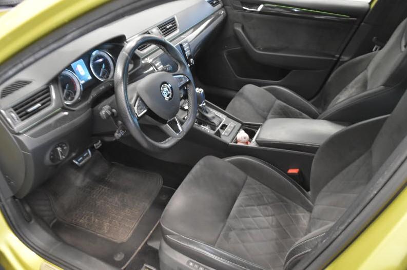 Skoda Superb 2.0 TSI DSG 4x4 Sportline ACC STANDHZG PA