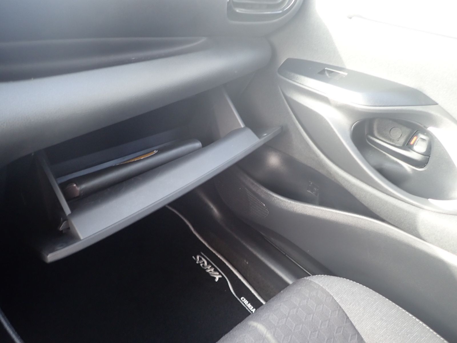 Fahrzeugabbildung Toyota Yaris Hybrid Team Deutschland