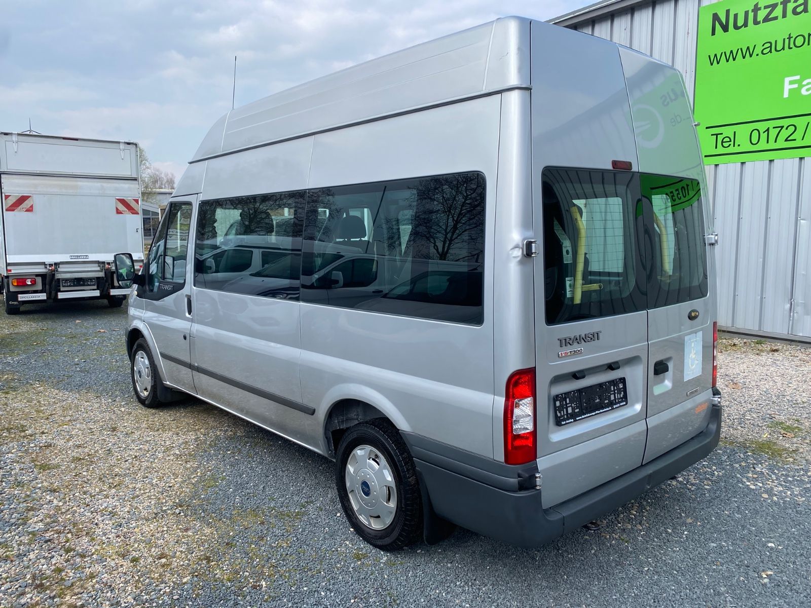 Fahrzeugabbildung Ford Transit Kombi FT 300 M Trend,STH,ROLLSTUHLLIFT