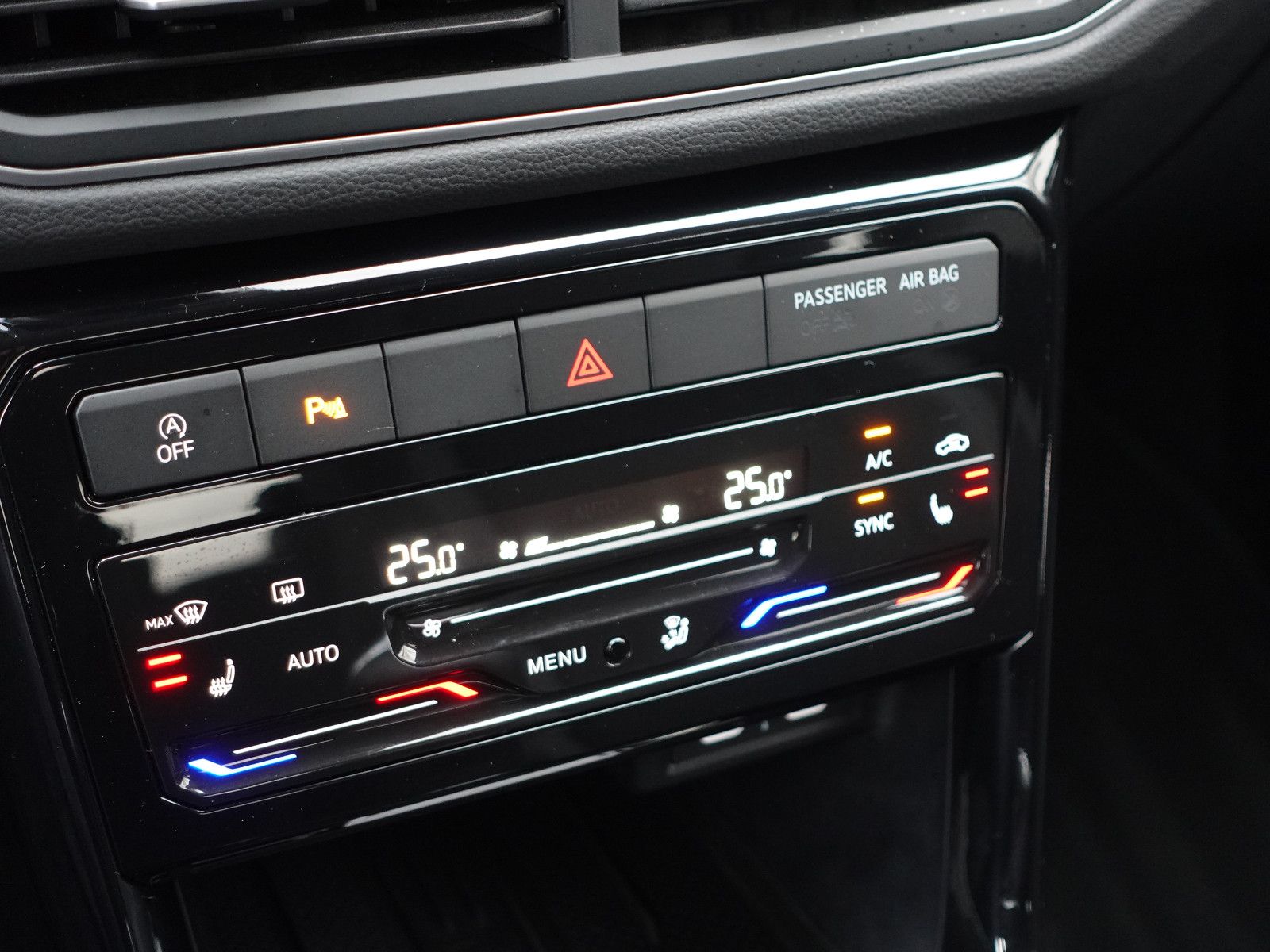 Fahrzeugabbildung Volkswagen T-Cross GOAL 1.0TSI,Navi,Kamera,Sitzhz,Allwetter