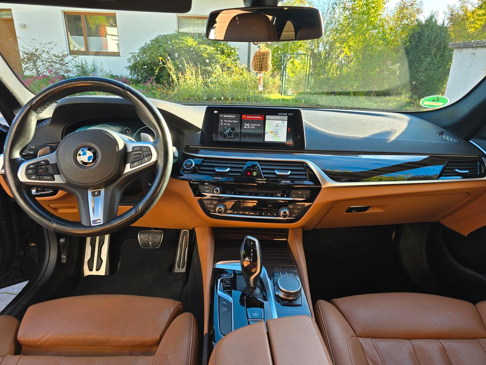BMW 530d xDrive Touring M-Sport Vollaustattung