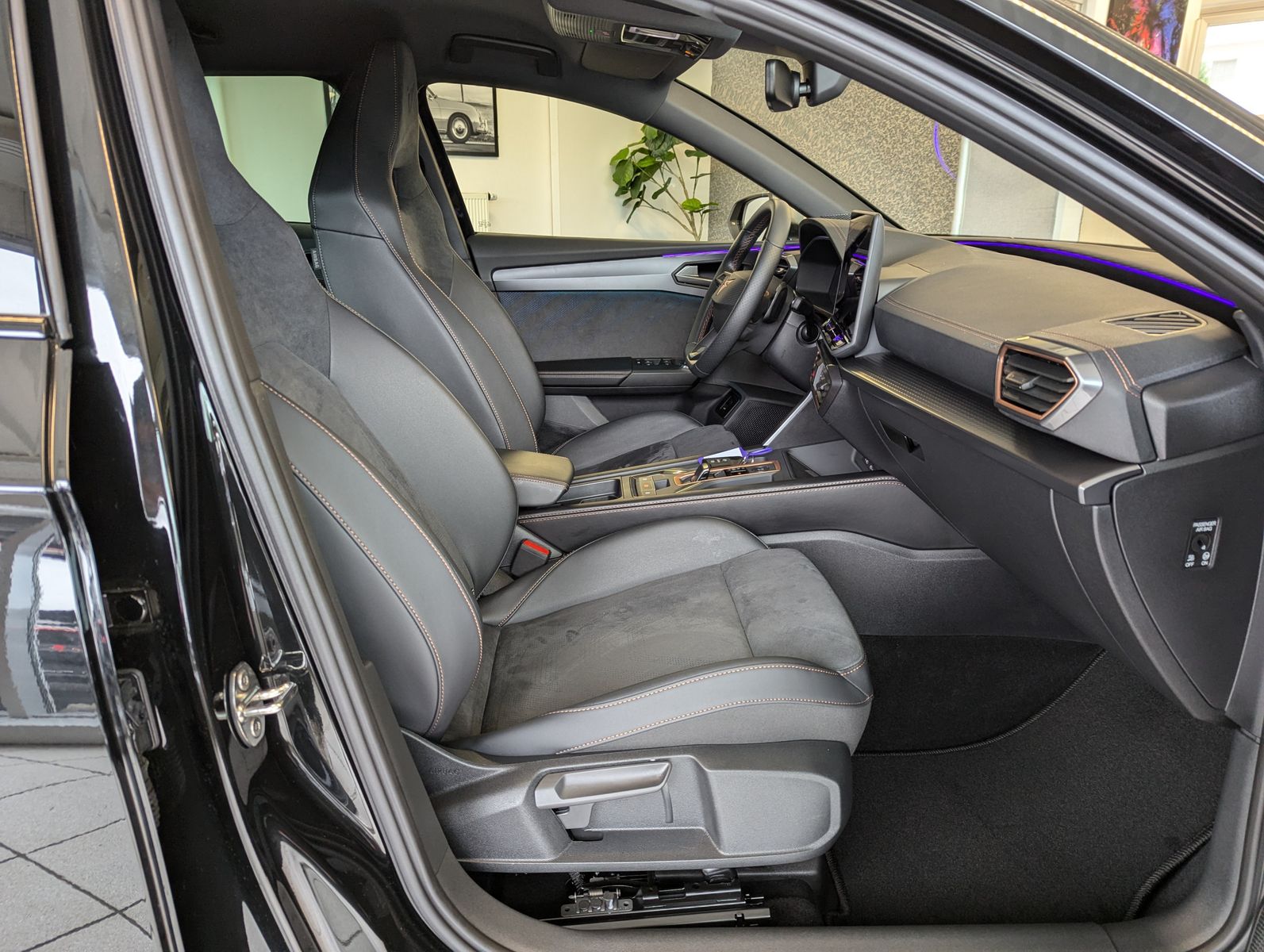 CUPRA Leon 1.5 eTSI Intelligent-Dynamic-Edge-Pake Cam - Image 14