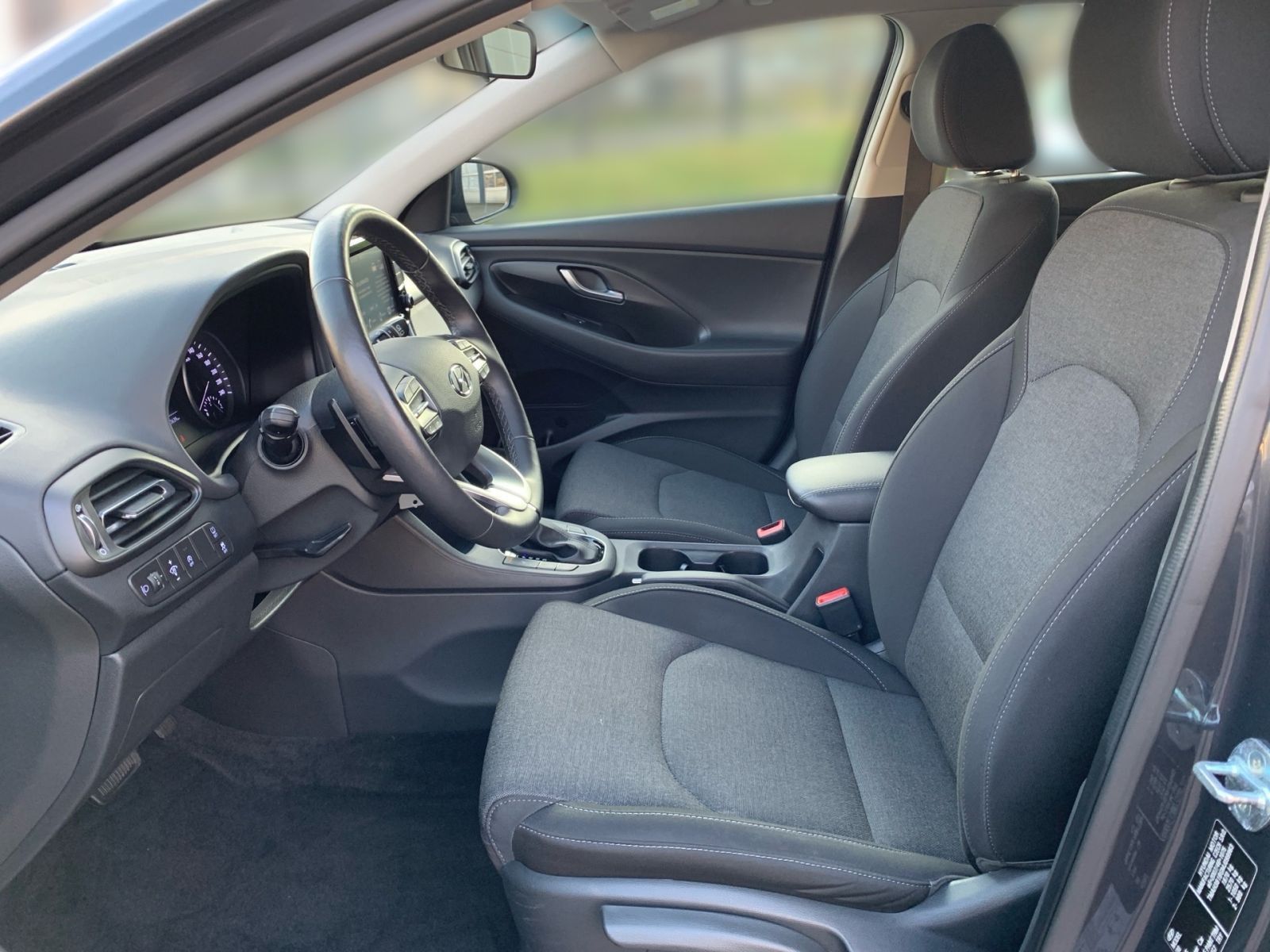 Fahrzeugabbildung Hyundai i30 Kombi 1.0 T-GDI 7-DCT Edition 30