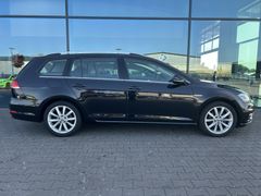 Fahrzeugabbildung Volkswagen Golf VII Variant 1.5TSI Highline ACC DSG ACC SHZ