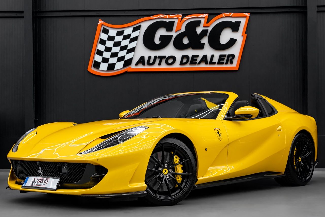 FERRARI 812