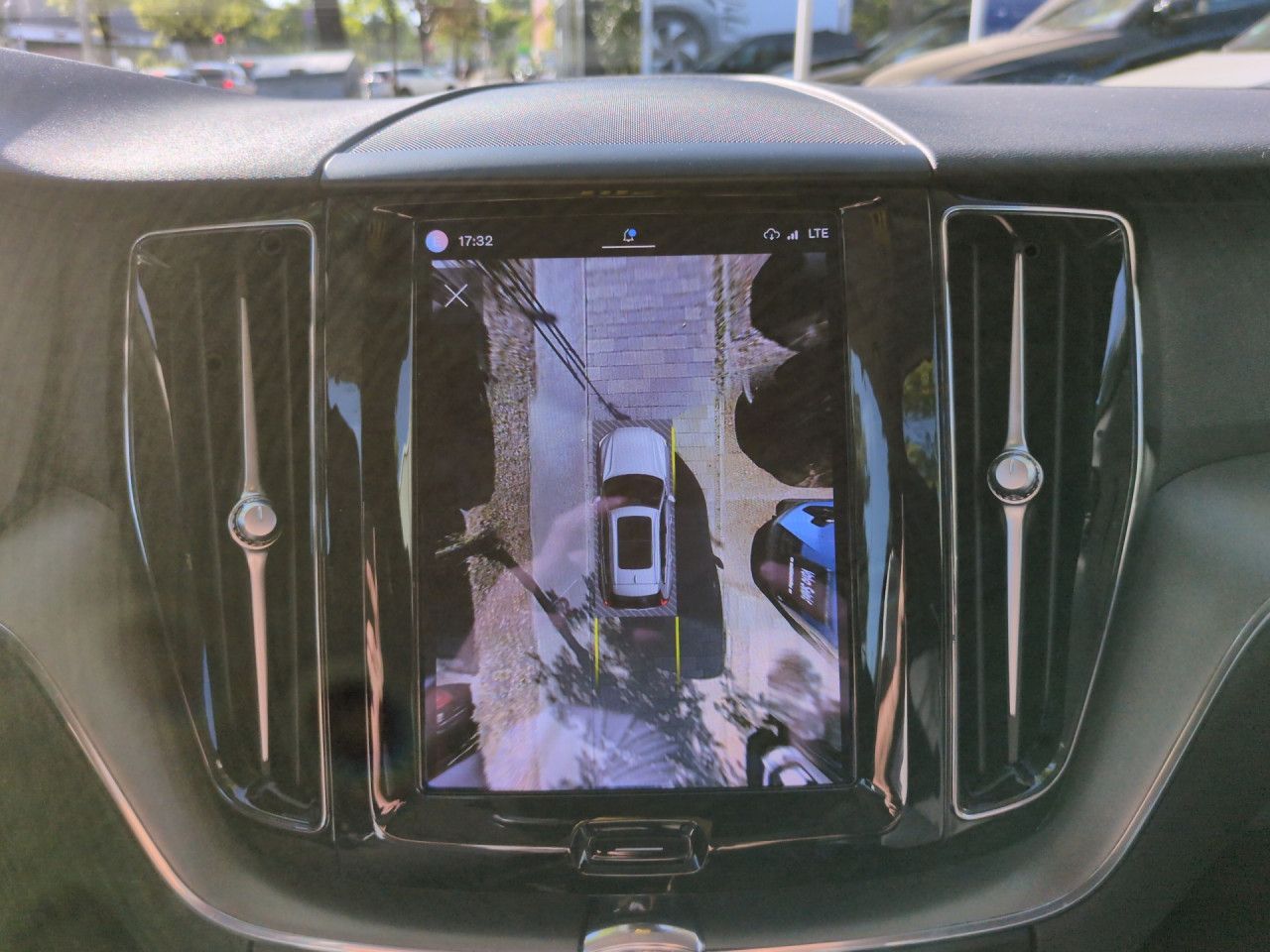 Volvo XC 60 Momentum Pro 2WD foto 23