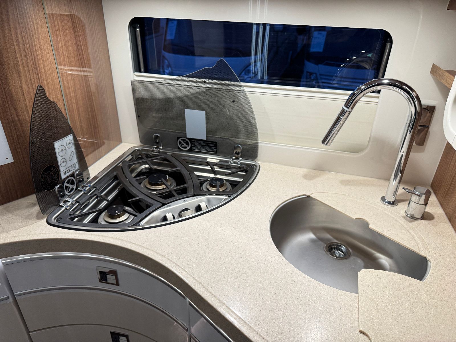 Fahrzeugabbildung Carthago Chic e-line I 51 QB MERCEDES 418 CDI 9GT 1.HAND