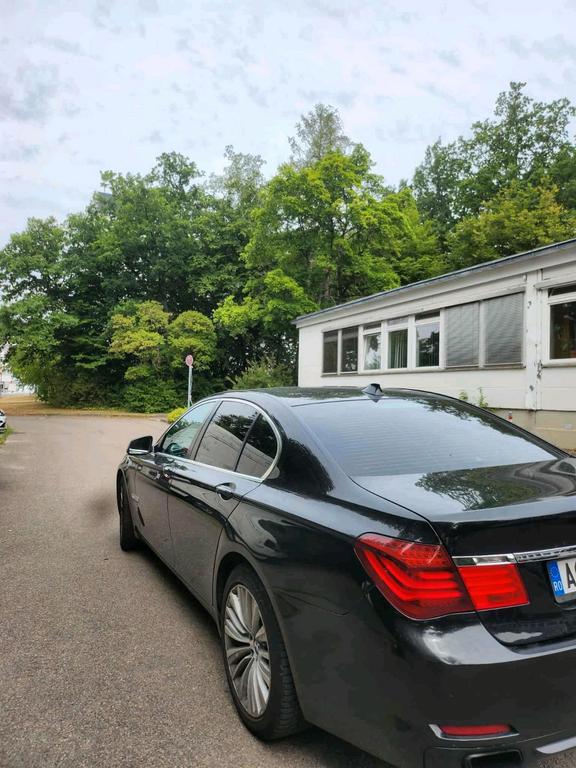 BMW 730
