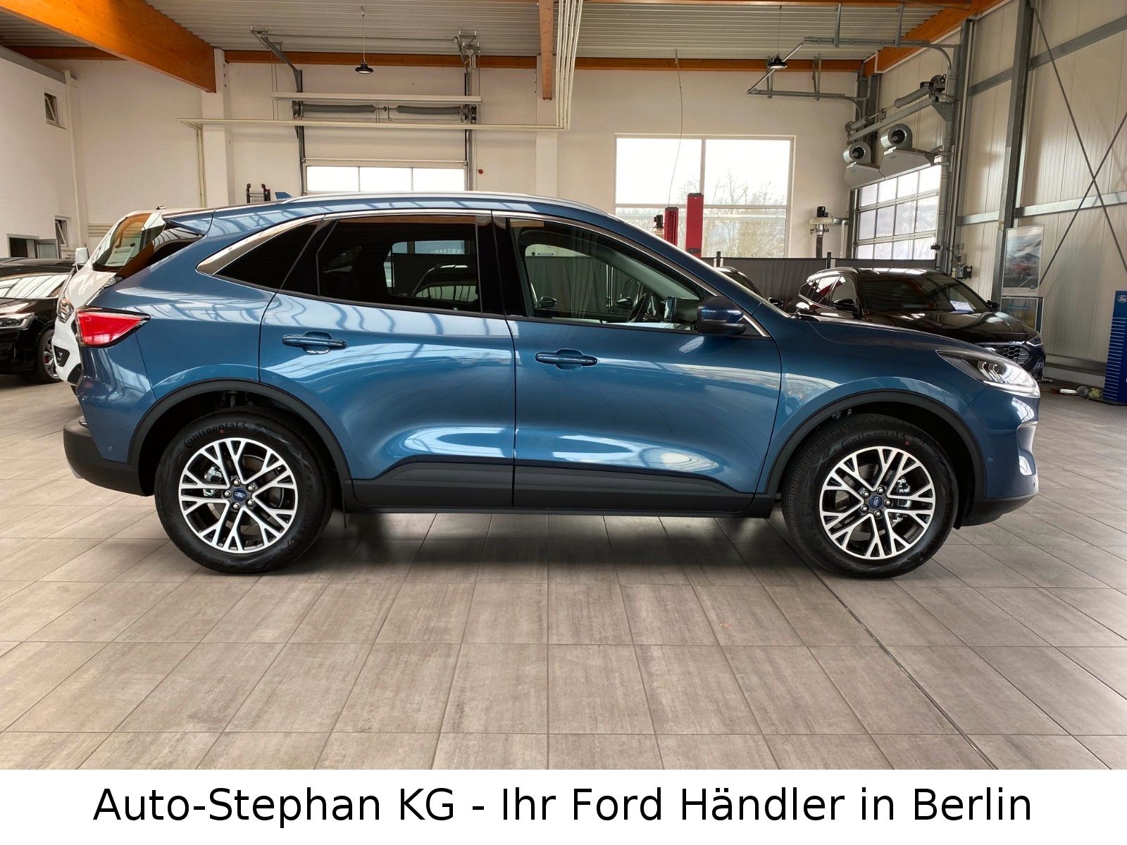 Fahrzeugabbildung Ford Kuga Titanium X 4x4 LED ACC HUD AHK Winterpaket