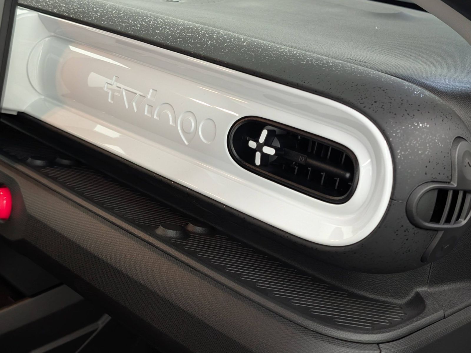 RENAULT Twingo E-TECH Techno 80 Urban Range 18-Zoll – Bild 44