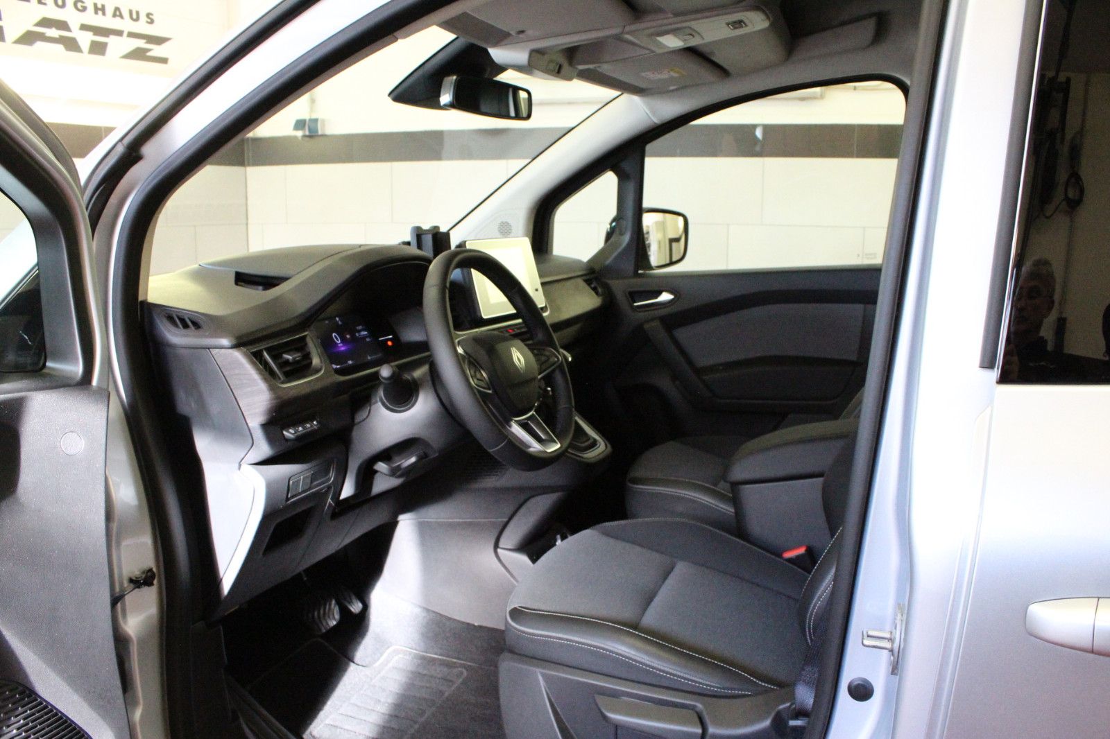 Fahrzeugabbildung Renault Kangoo Grand Techno TCe 130 EDC 7-Sitzer