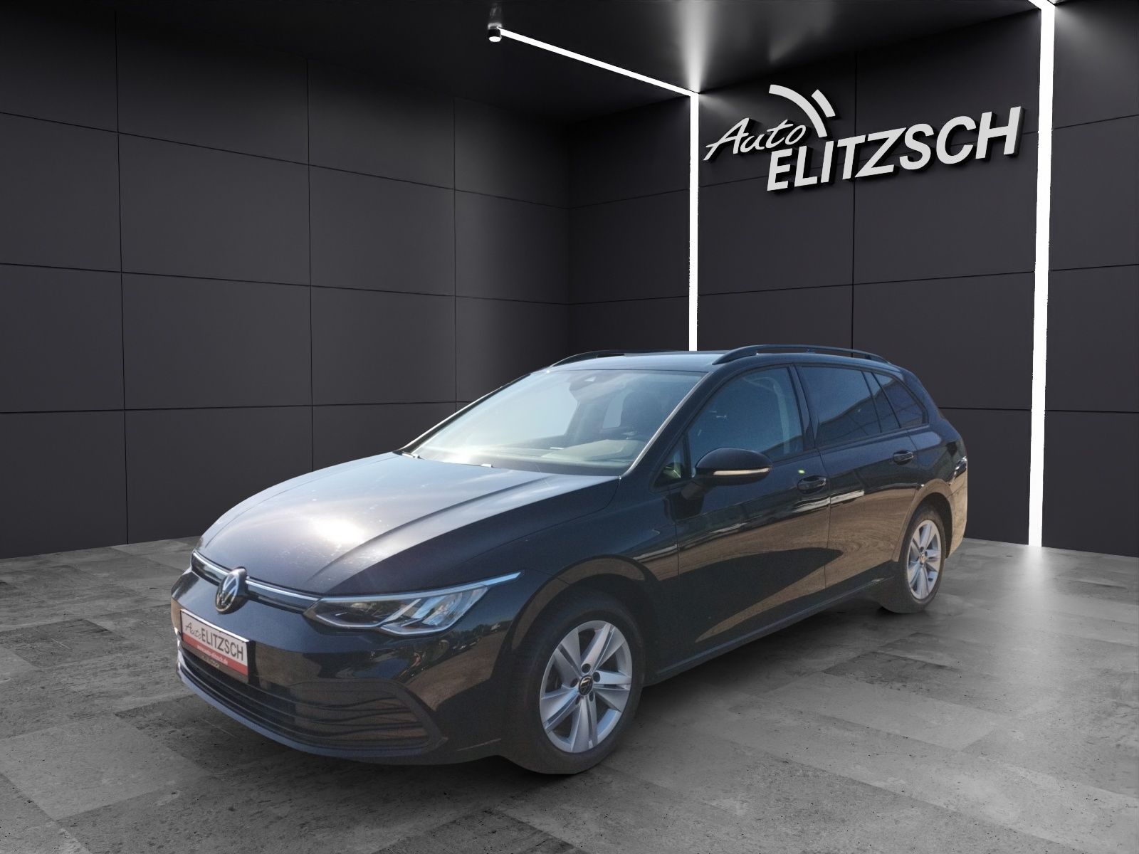 Fahrzeugabbildung Volkswagen Golf VIII Variant Life TDI DSG LED ACC AHK SHZ P