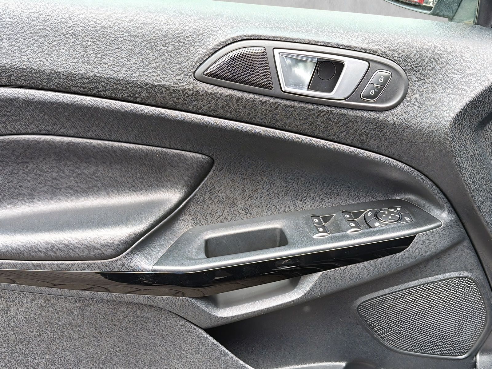 Fahrzeugabbildung Ford EcoSport 1.0 ST-LINE AHK LEDER KLIMAAUT.NAVI PDC