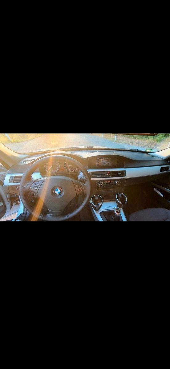 BMW 318 2010 — engine 143 HP (105kW)