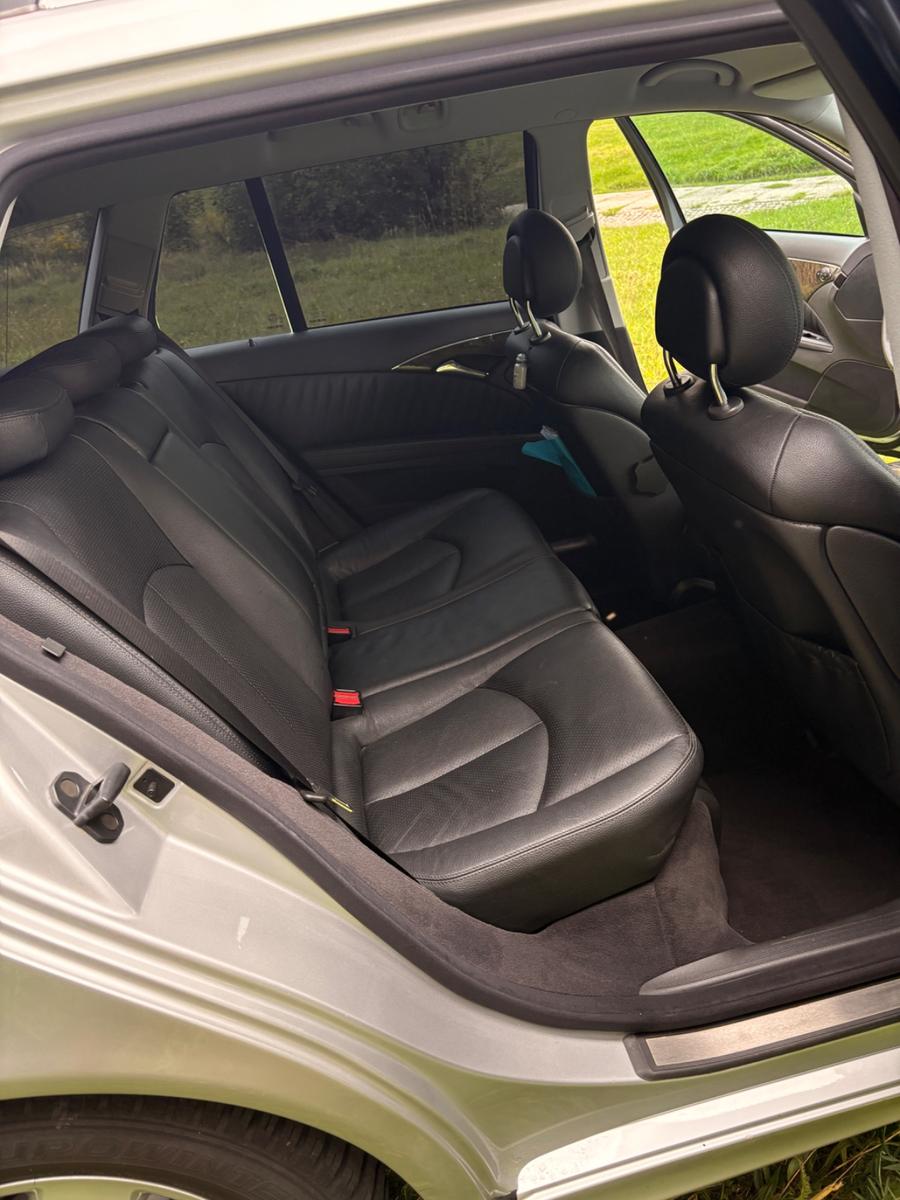 Mercedes-Benz E240 2004 — photo 13