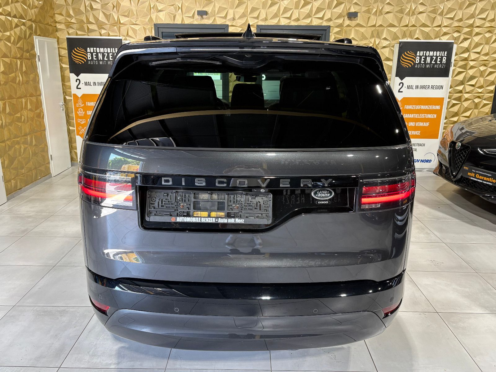Fahrzeugabbildung Land Rover Discovery 5 R-Dynamic HSE D300 AWD/7-SITZ/PANO/