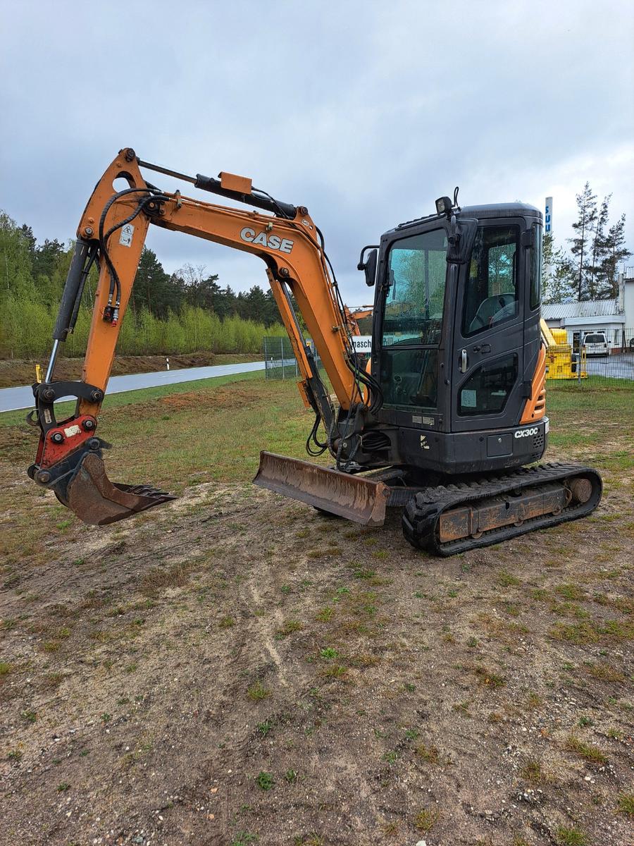 Case CX 30 C