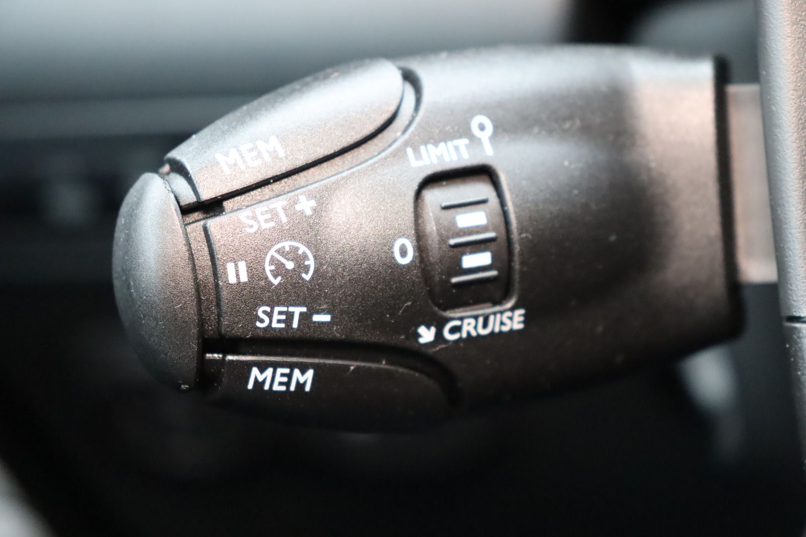 Fahrzeugabbildung Andere Citroën C3 Aircross PT 110 Shine * MwSt. ausw. *