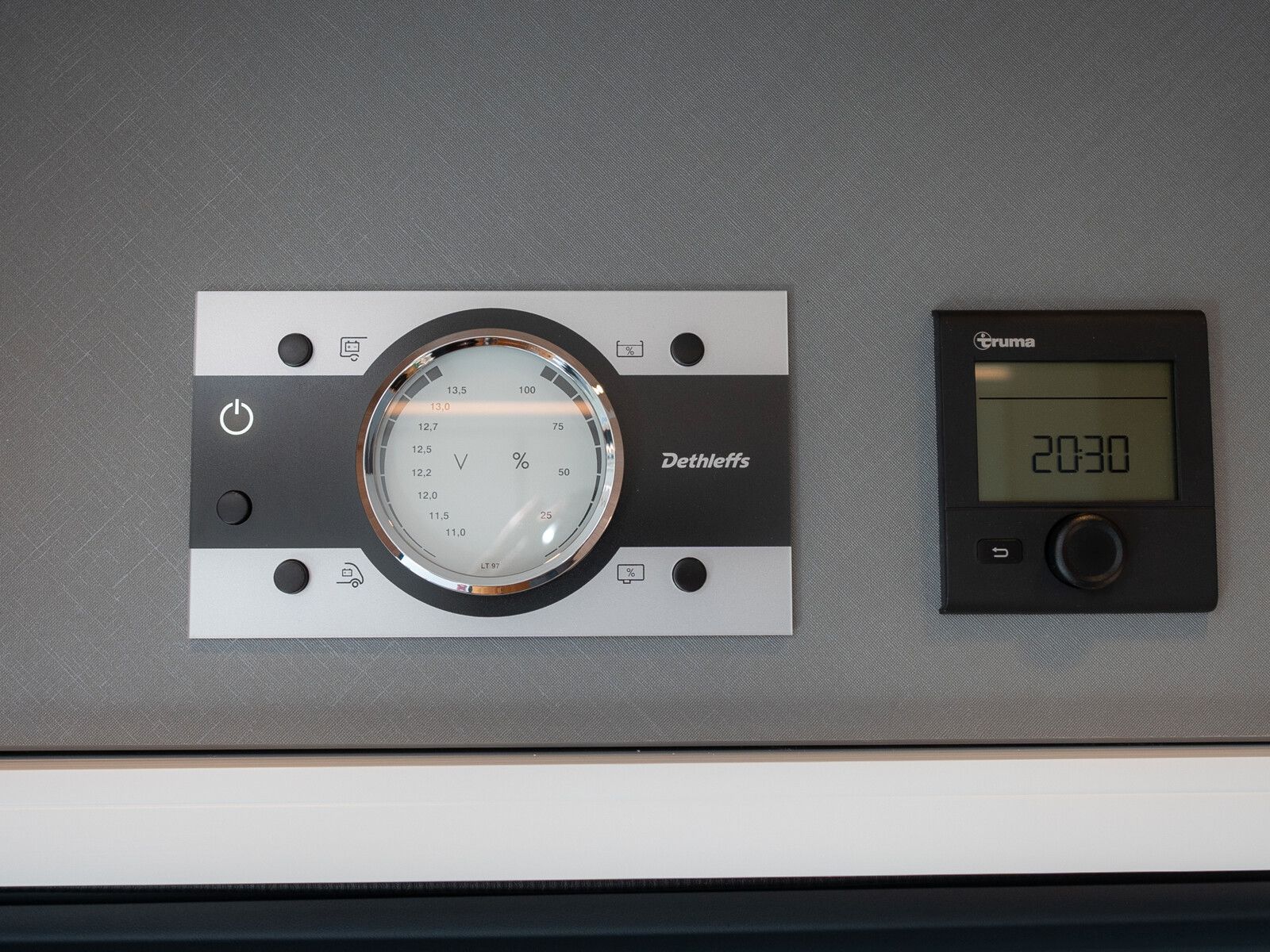 Fahrzeugabbildung Dethleffs Just Camp Active T 7052 EBL Navi Kamera, Markise