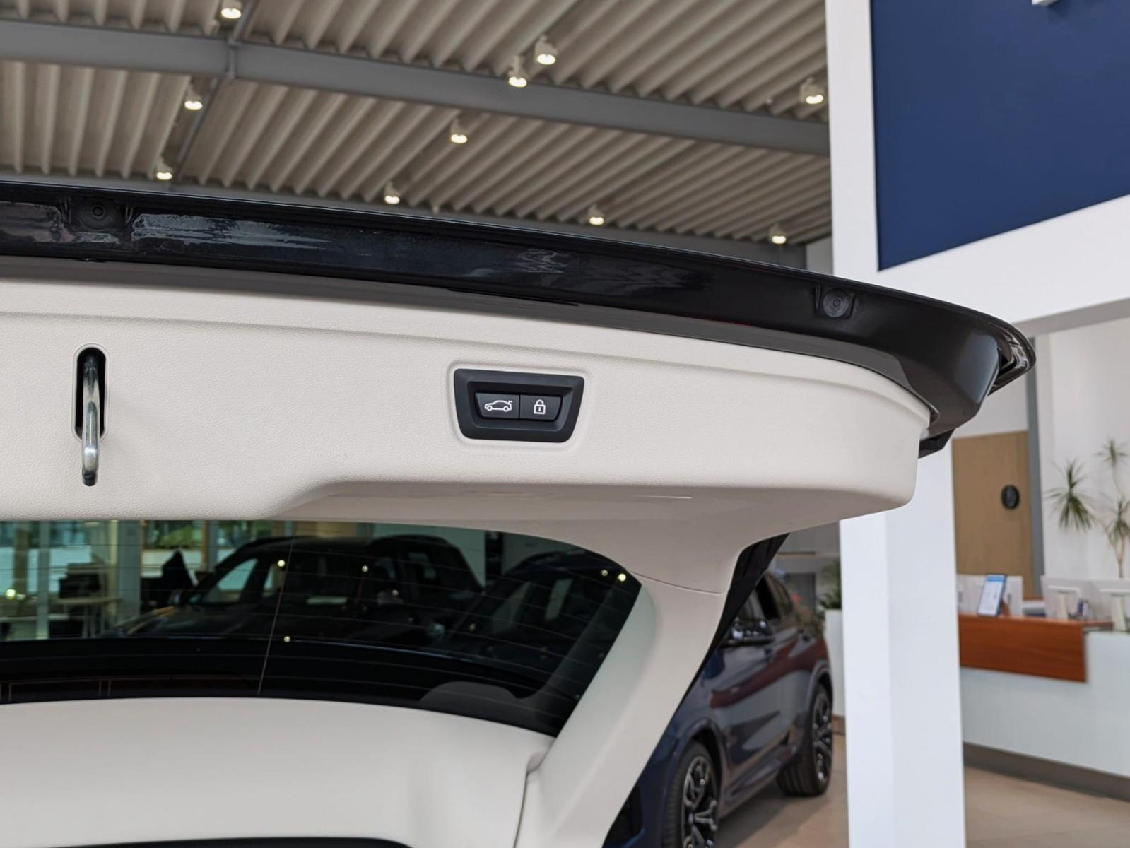 BMW 330d xDrive SAG LUXURY LEDER VIRTUAL  PANO LED