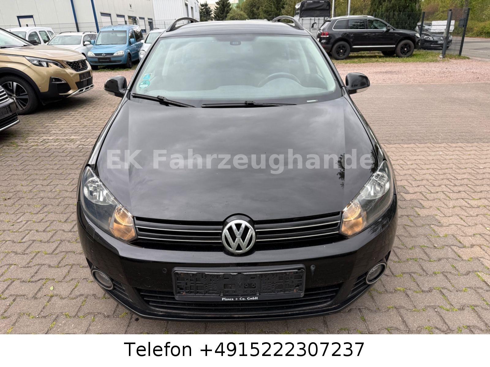 Volkswagen Golf 2011 — interior
